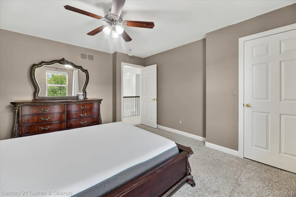 6827 Blackwell Shelby Charter Township, MI 48317