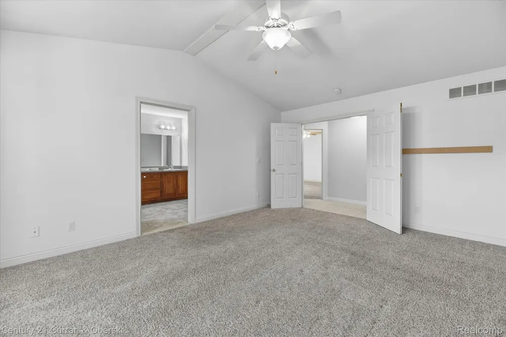 6827 Blackwell Shelby Charter Township, MI 48317
