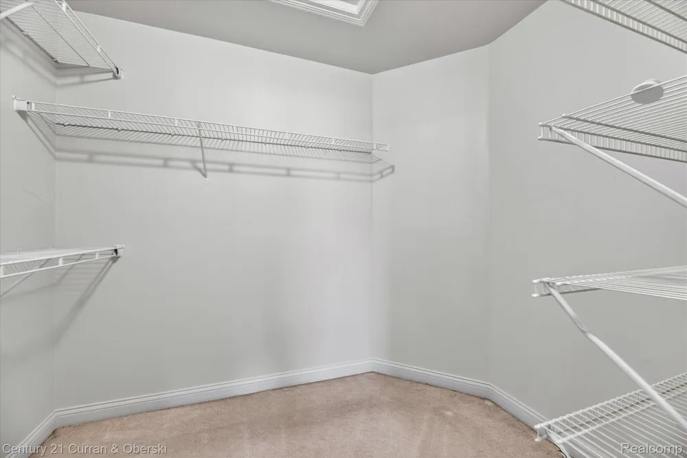 6827 Blackwell Shelby Charter Township, MI 48317