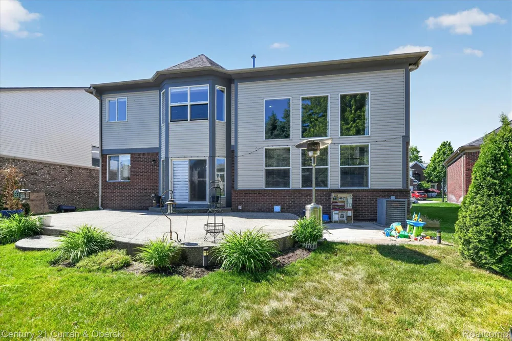 6827 Blackwell Shelby Charter Township, MI 48317