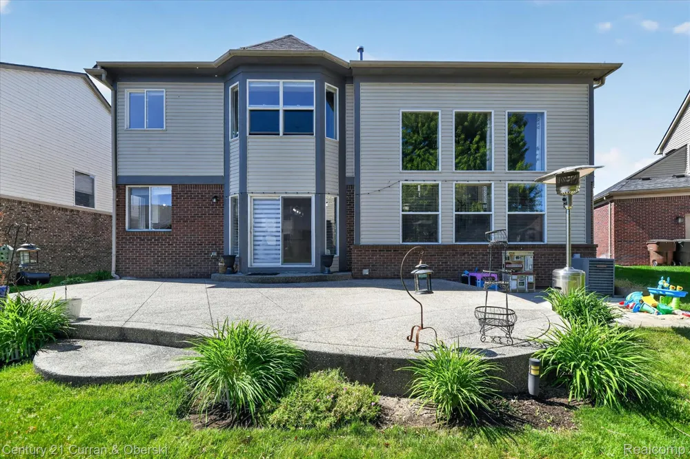 6827 Blackwell Shelby Charter Township, MI 48317