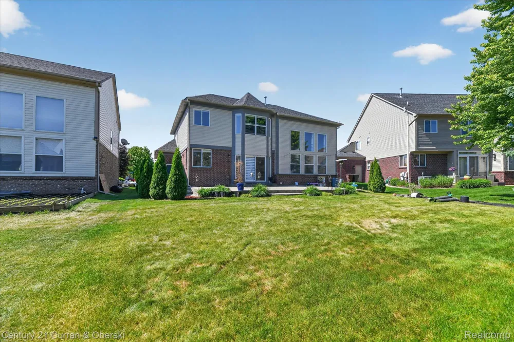 6827 Blackwell Shelby Charter Township, MI 48317