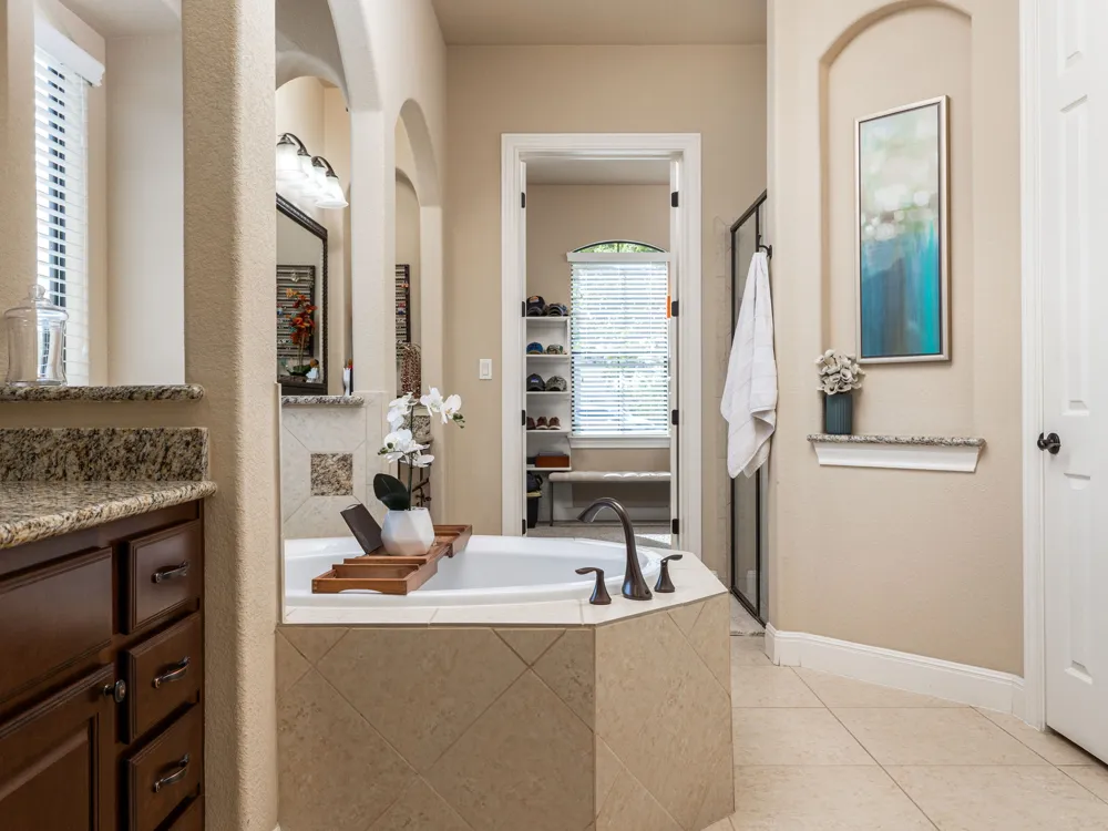 547 Shelf Rock Road Driftwood, TX 78619