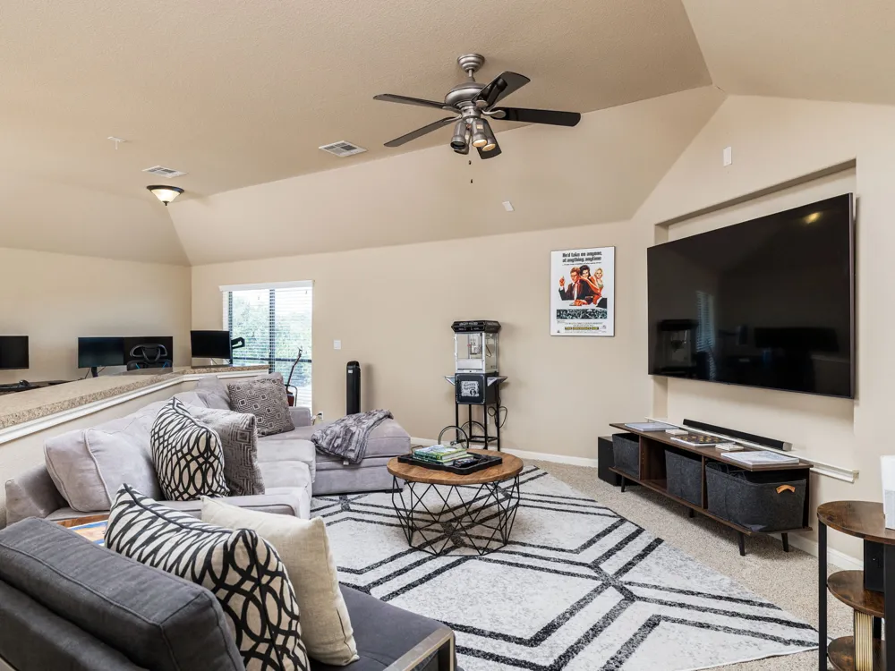 547 Shelf Rock Road Driftwood, TX 78619