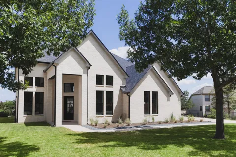 104 Whitley Drive