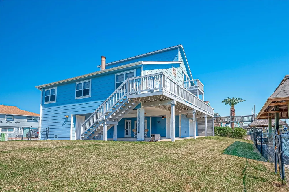 976 Bonita Street Bayou Vista, TX 77563