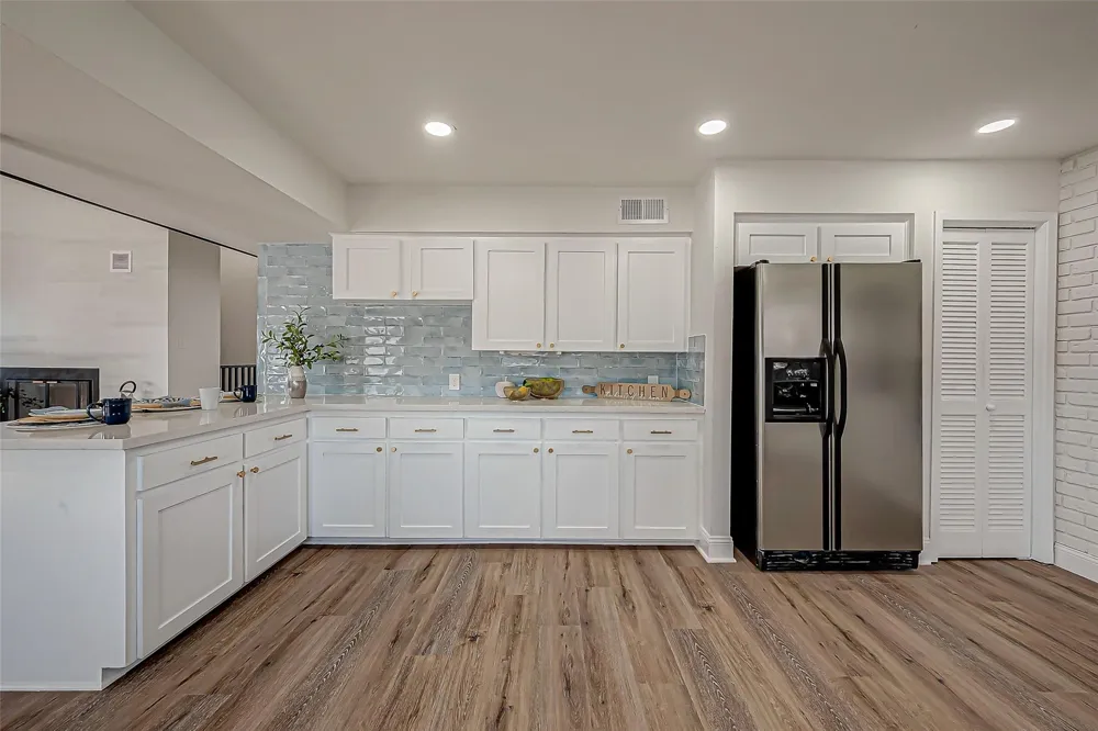 976 Bonita Street Bayou Vista, TX 77563
