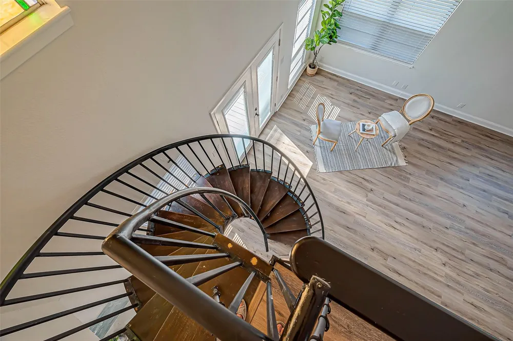 976 Bonita Street Bayou Vista, TX 77563