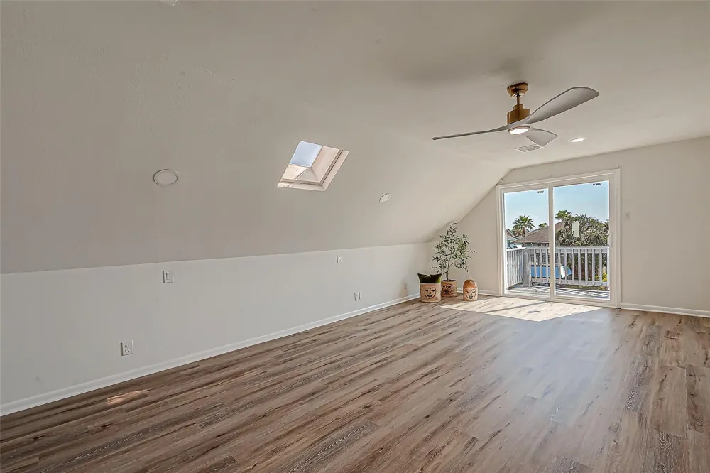 976 Bonita Street Bayou Vista, TX 77563