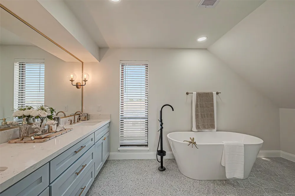 976 Bonita Street Bayou Vista, TX 77563