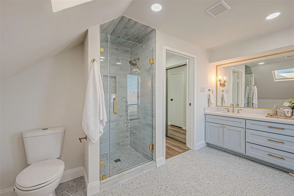976 Bonita Street Bayou Vista, TX 77563