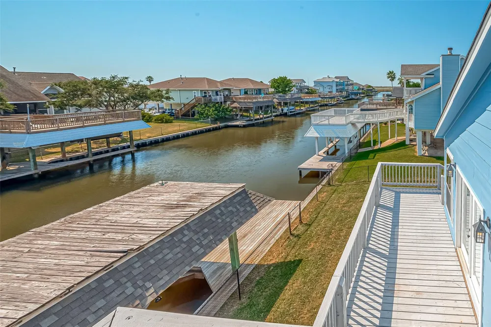 976 Bonita Street Bayou Vista, TX 77563