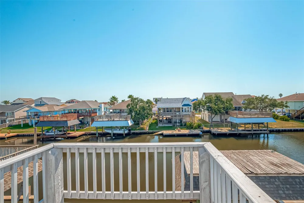 976 Bonita Street Bayou Vista, TX 77563