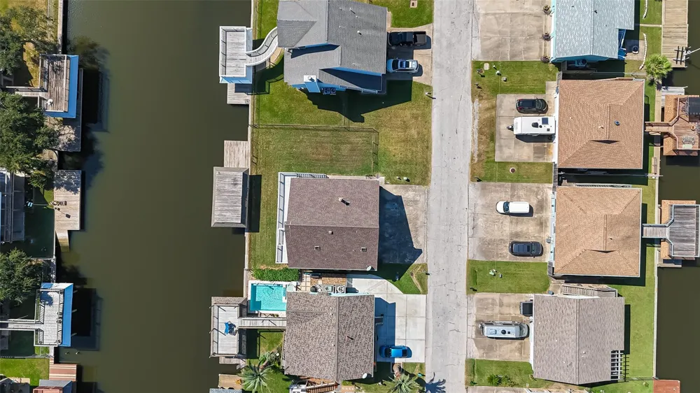 976 Bonita Street Bayou Vista, TX 77563