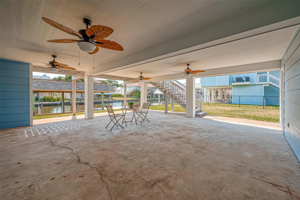 976 Bonita Street Bayou Vista, TX 77563