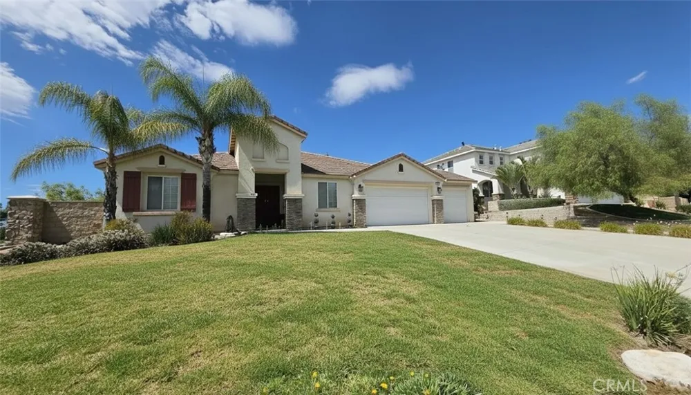 19175 Hawkhill Perris, CA 92570