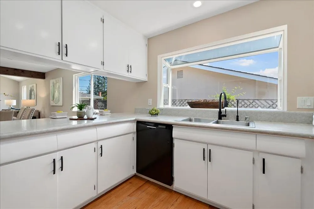 21629 Terrace Drive Cupertino, CA 95014