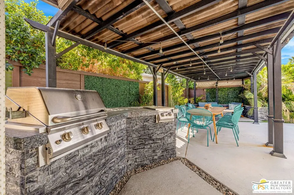 547 Sunrise Way Palm Springs, CA 92262