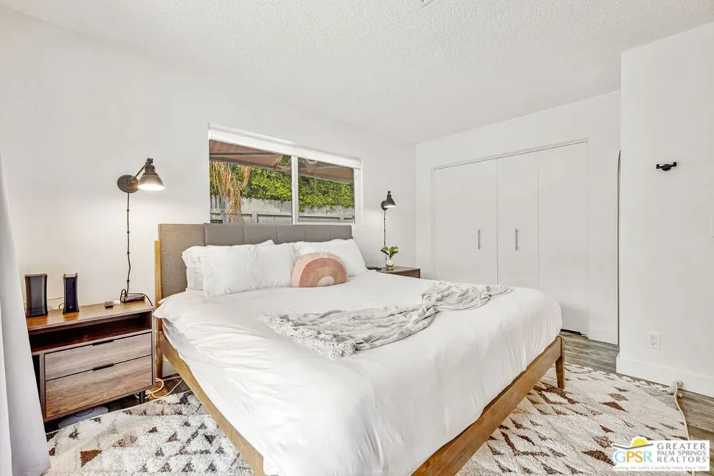 547 Sunrise Way Palm Springs, CA 92262