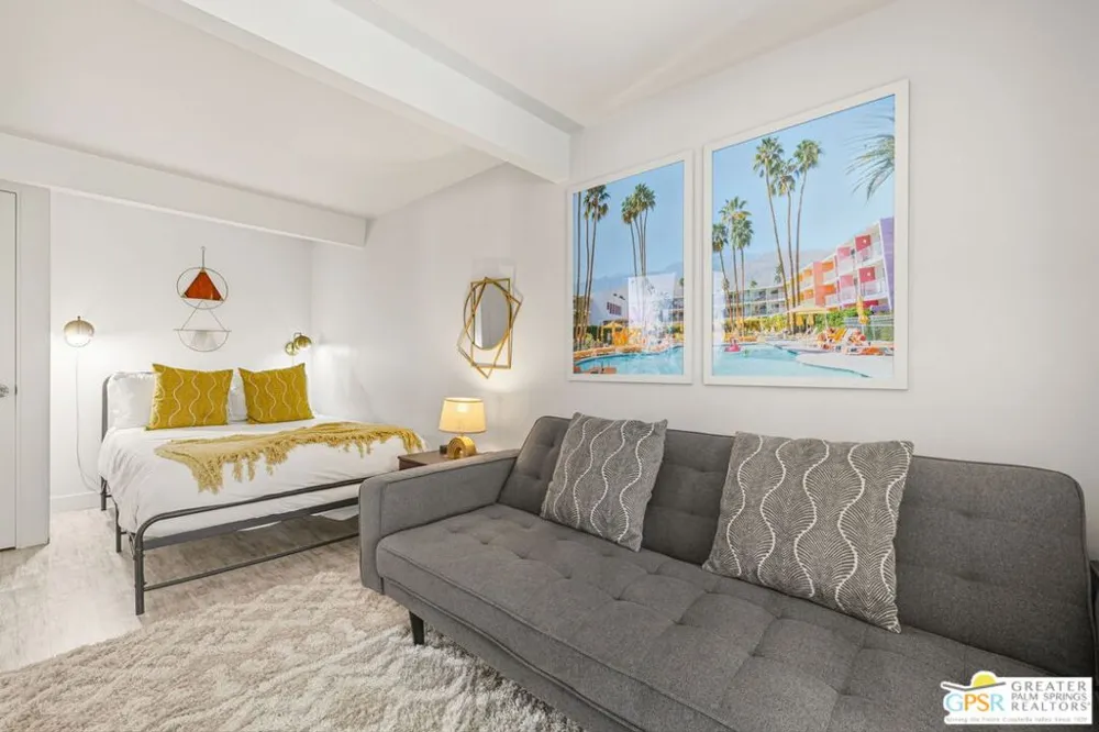 547 Sunrise Way Palm Springs, CA 92262