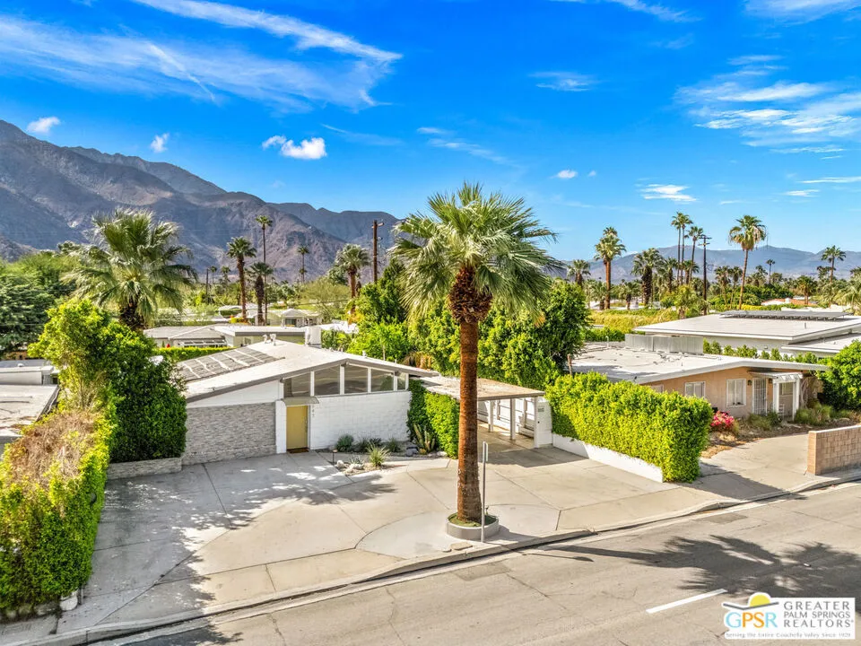 547 Sunrise Way Palm Springs, CA 92262