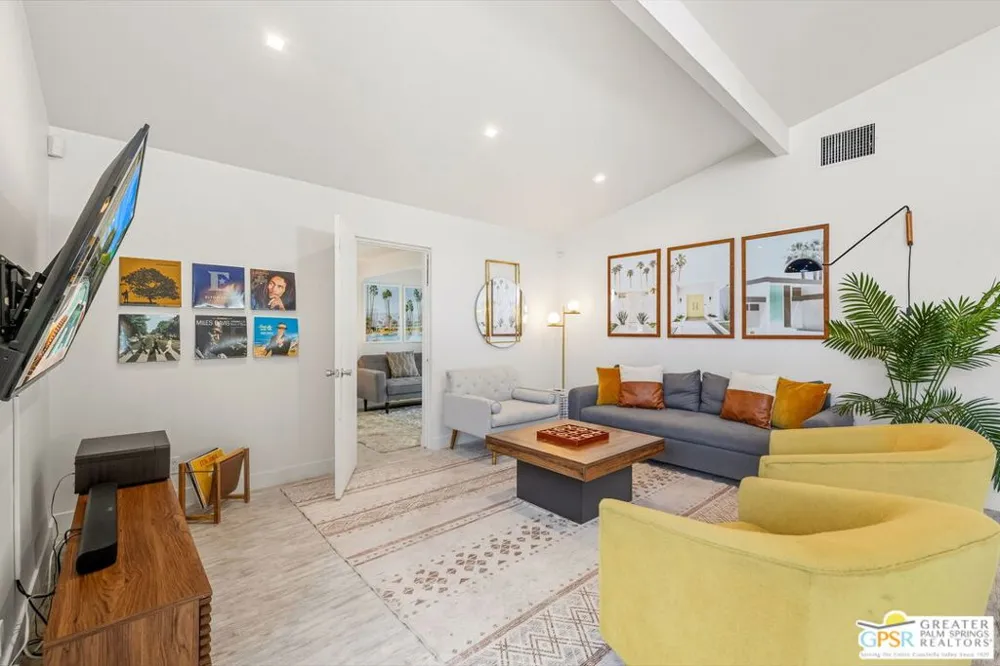 547 Sunrise Way Palm Springs, CA 92262