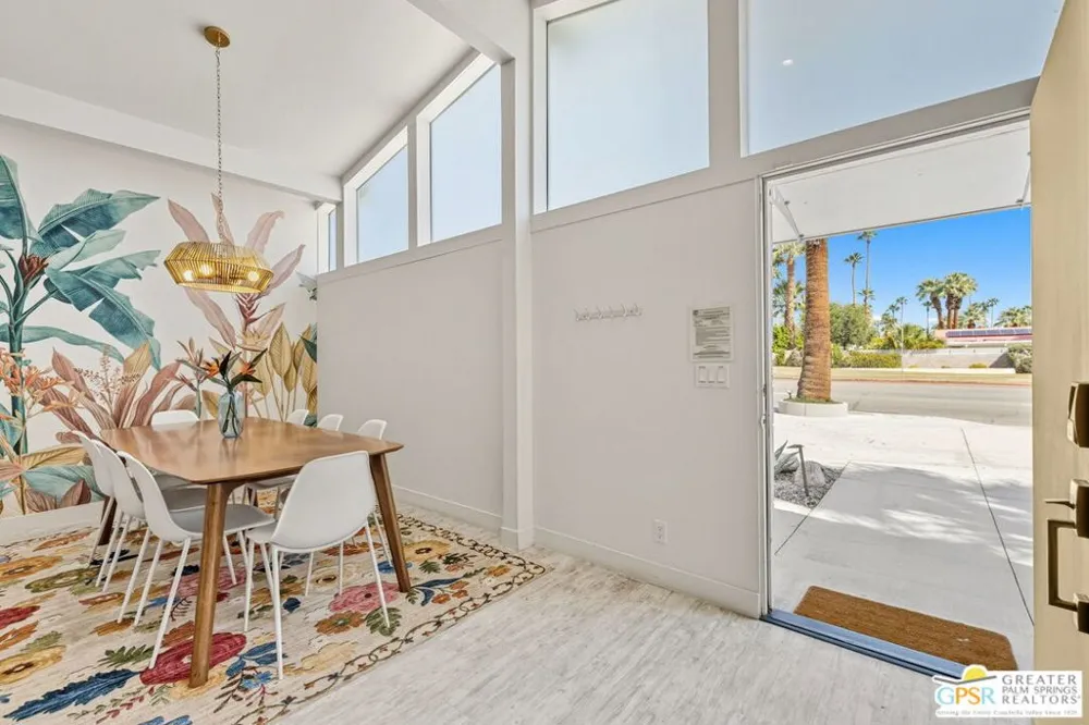 547 Sunrise Way Palm Springs, CA 92262
