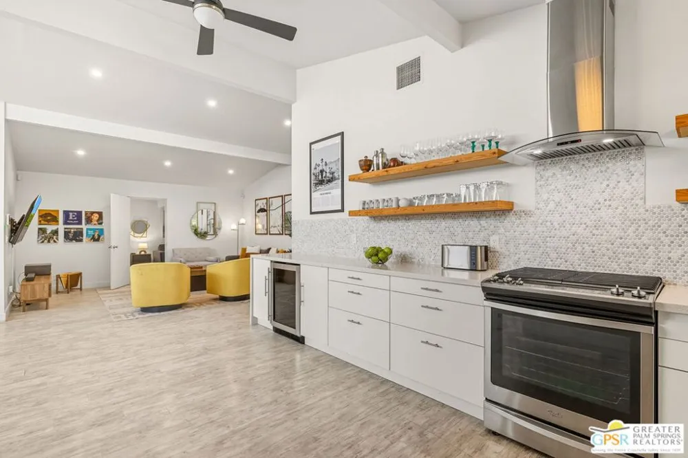 547 Sunrise Way Palm Springs, CA 92262