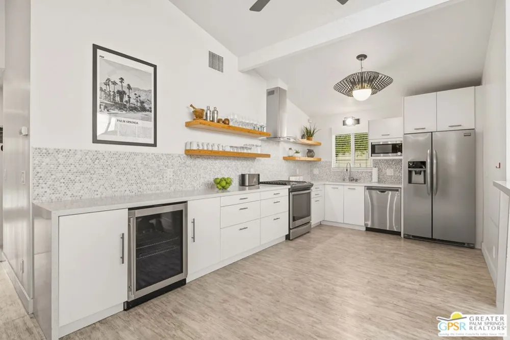 547 Sunrise Way Palm Springs, CA 92262