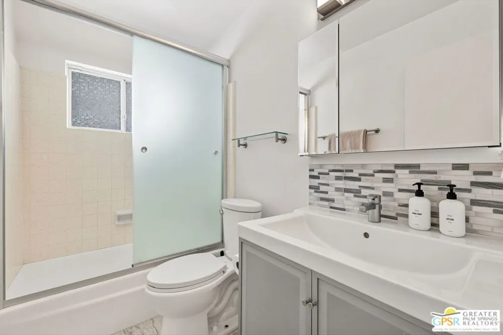 547 Sunrise Way Palm Springs, CA 92262