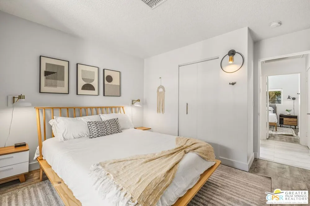 547 Sunrise Way Palm Springs, CA 92262