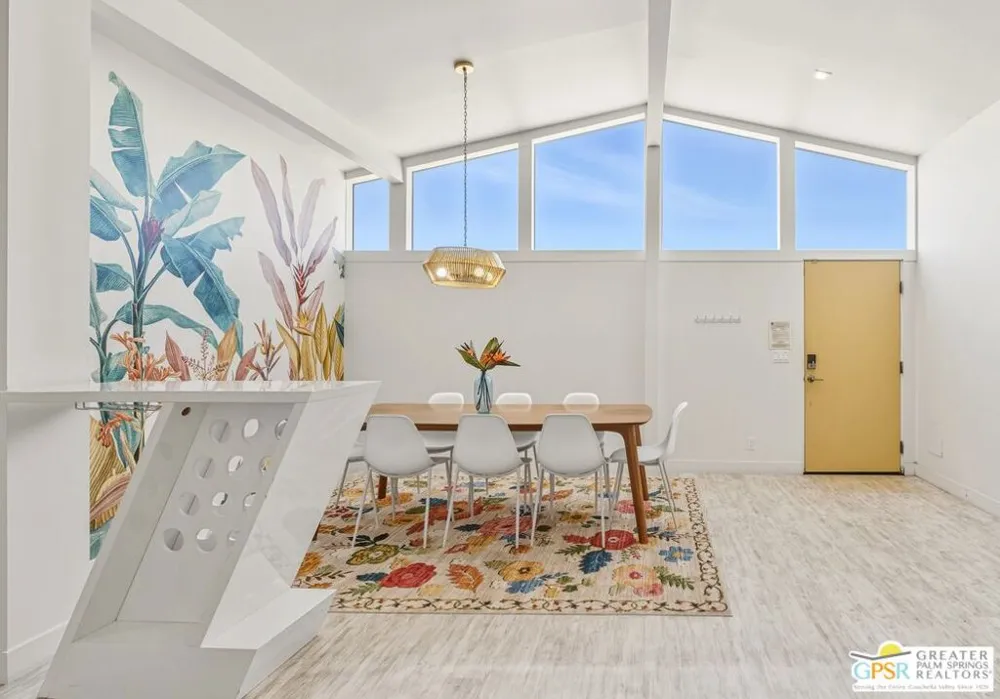 547 Sunrise Way Palm Springs, CA 92262