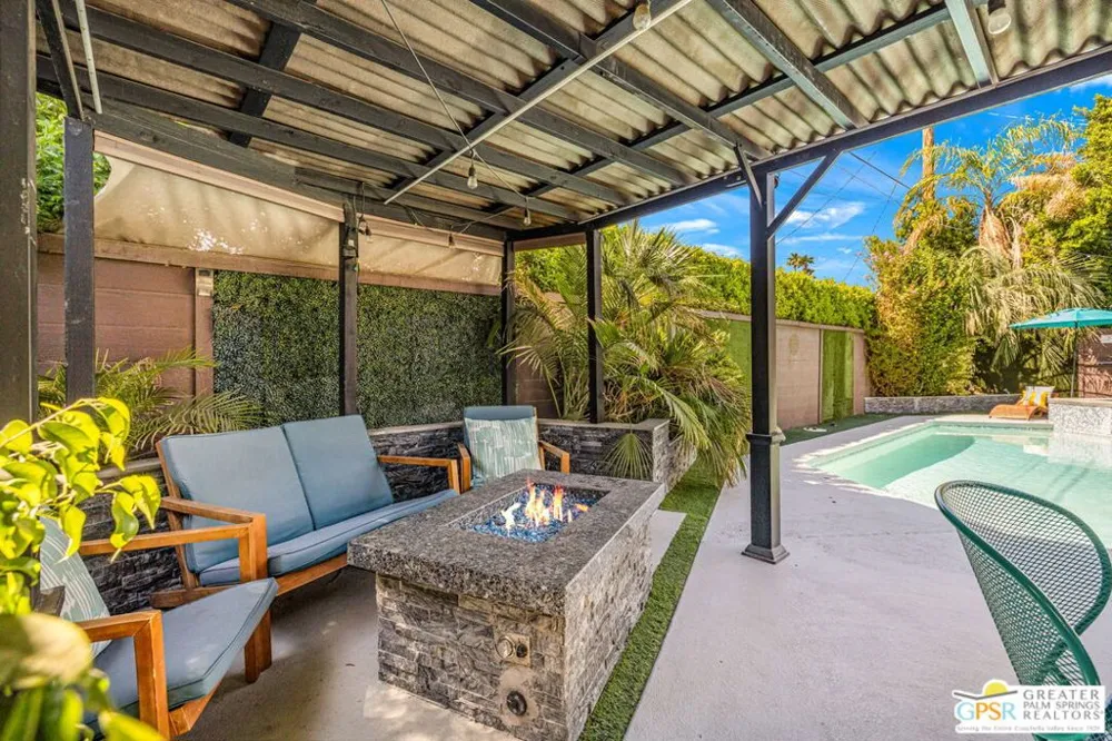 547 Sunrise Way Palm Springs, CA 92262