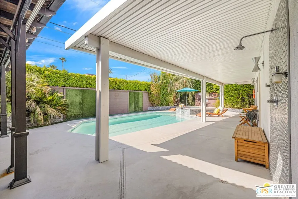547 Sunrise Way Palm Springs, CA 92262