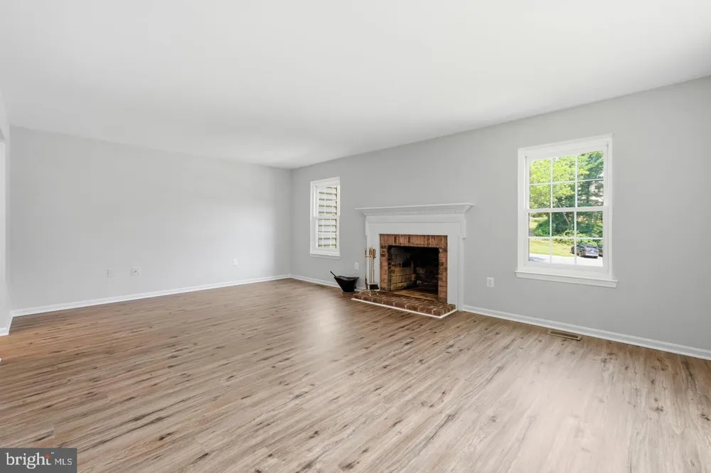 8627 PIN OAK DRIVE Springfield, VA 22153
