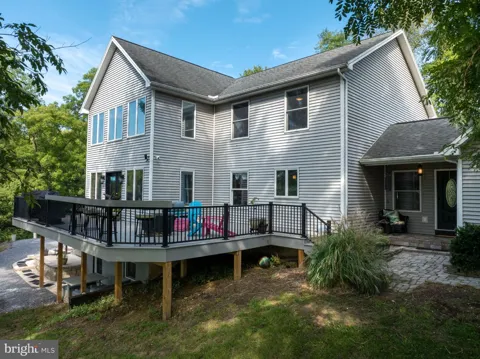 1695 MIDDLE ROAD
