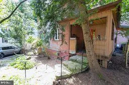 210 EVERGREEN STREET Arlington, VA 22203