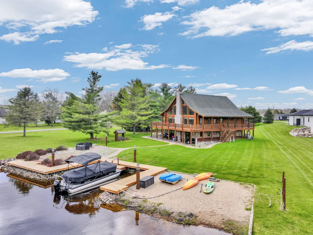 1085 S Bundy Drive Lake Isabella, MI 48893