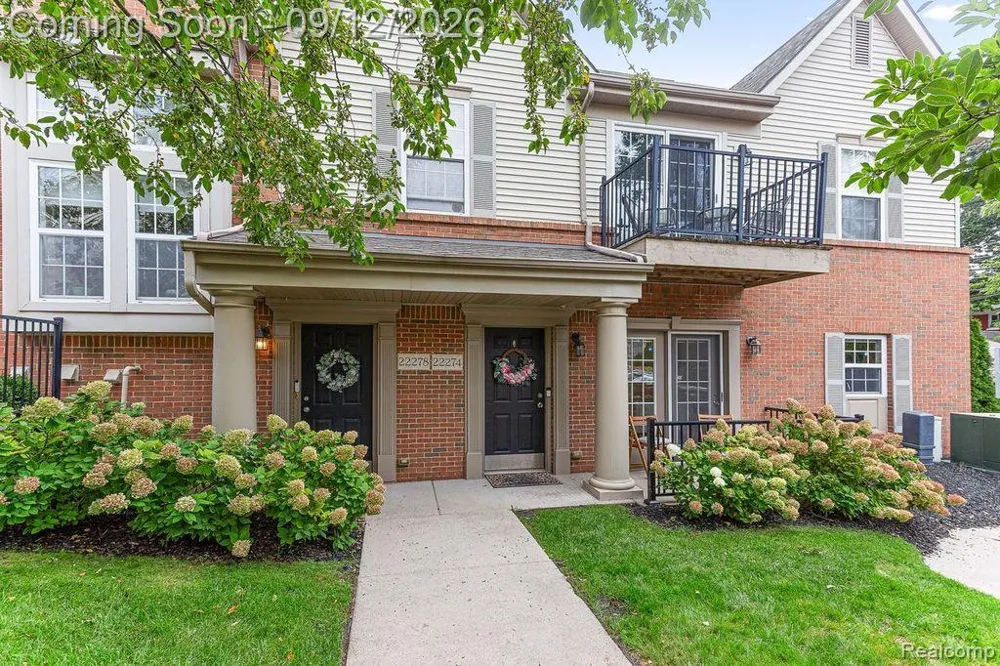 22274 Abbey Lane Dearborn City, MI 48124