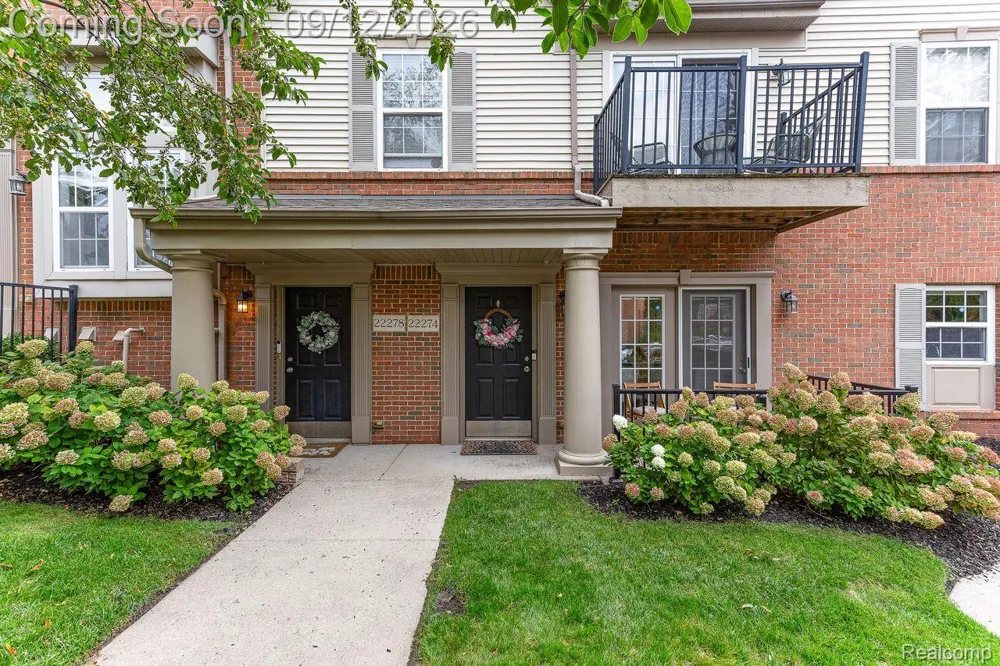 22274 Abbey Lane Dearborn City, MI 48124