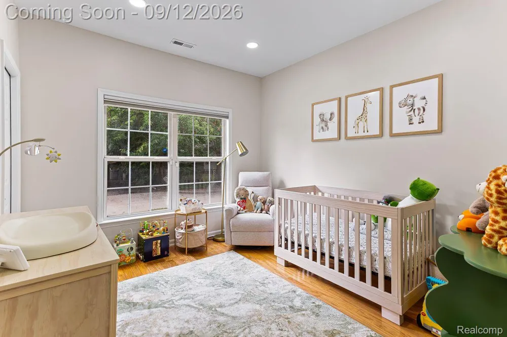 22274 Abbey Lane Dearborn City, MI 48124