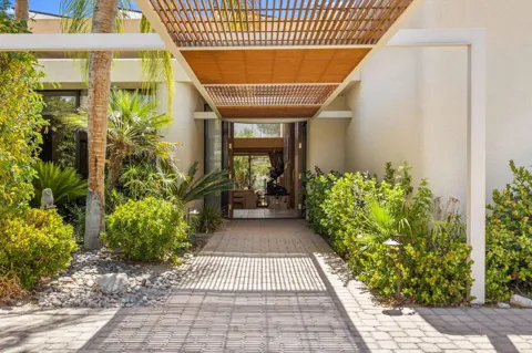 73497 Mariposa Drive