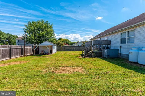 1511 CEDAR STREET