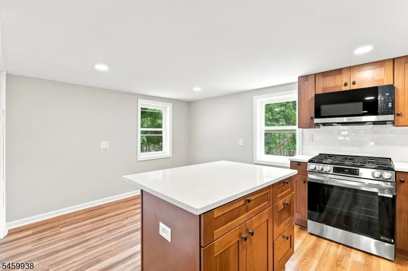 31 N Main St Flemington, NJ 08822
