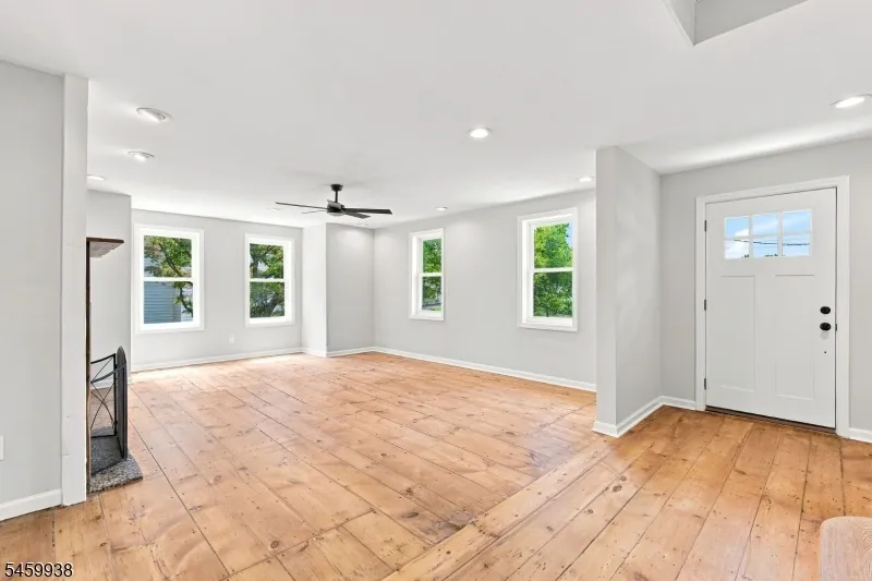 31 N Main St Flemington, NJ 08822