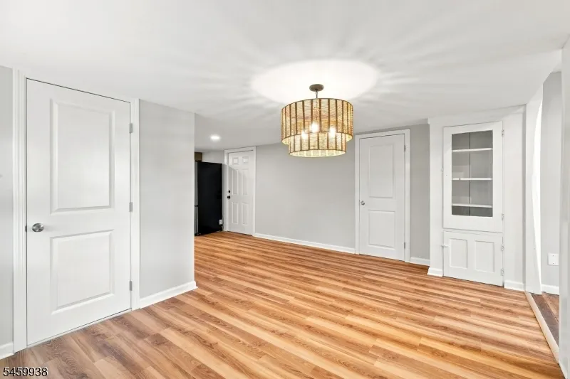 31 N Main St Flemington, NJ 08822
