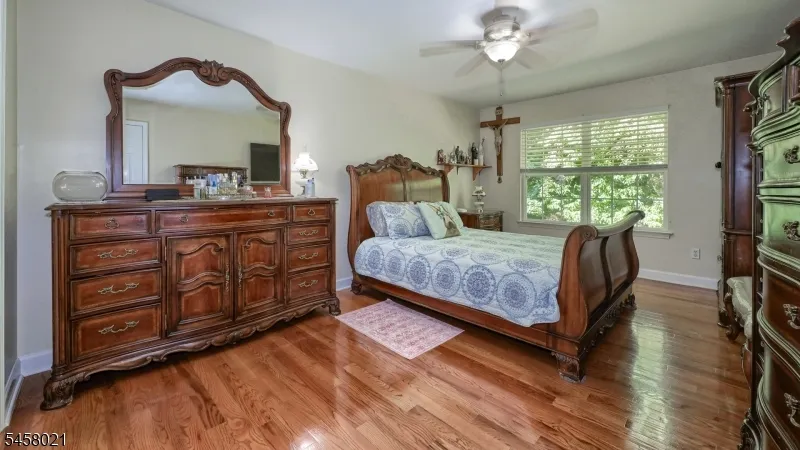 58 Parkside Ct Wayne, NJ 07470
