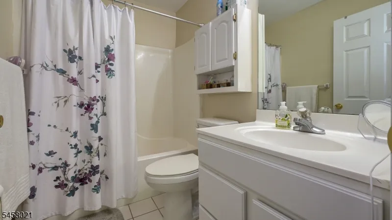 58 Parkside Ct Wayne, NJ 07470