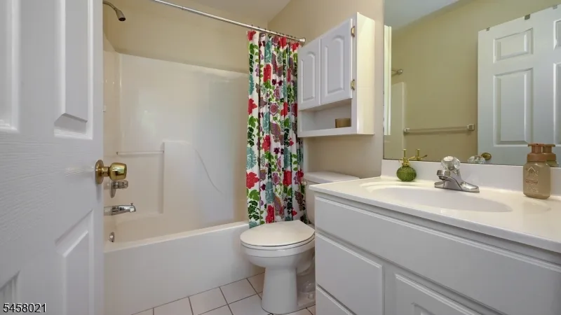 58 Parkside Ct Wayne, NJ 07470