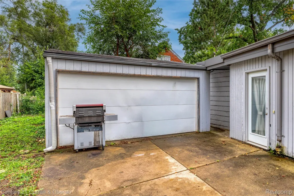 18258 Outer Drive Dearborn City, MI 48128